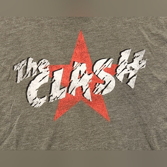 The Clash Short Sleeve Army Green T-shirt made from Recycled Polyester Blend - Picture 3 of 7